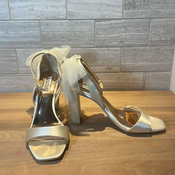 BHLDN x Badgley Mischka Kim Bow Back Heel Ivory US 8 Bridal Wedding NEW - Picture 1 of 7